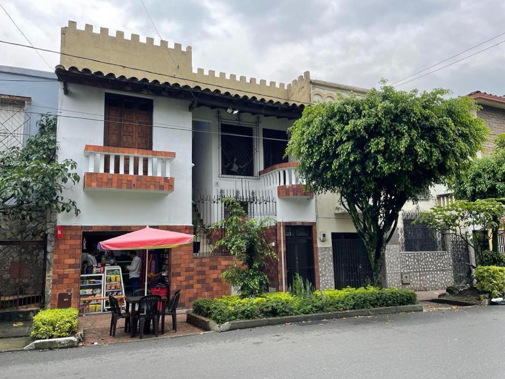 Ayenda Sarayu House Hotel Medellin Ngoại thất bức ảnh